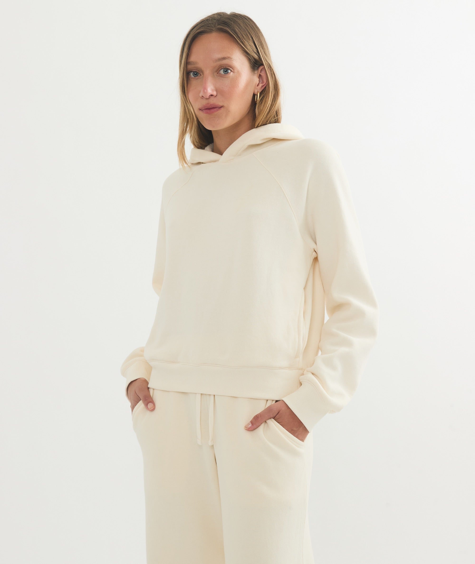 White hoodie and sweatpants top