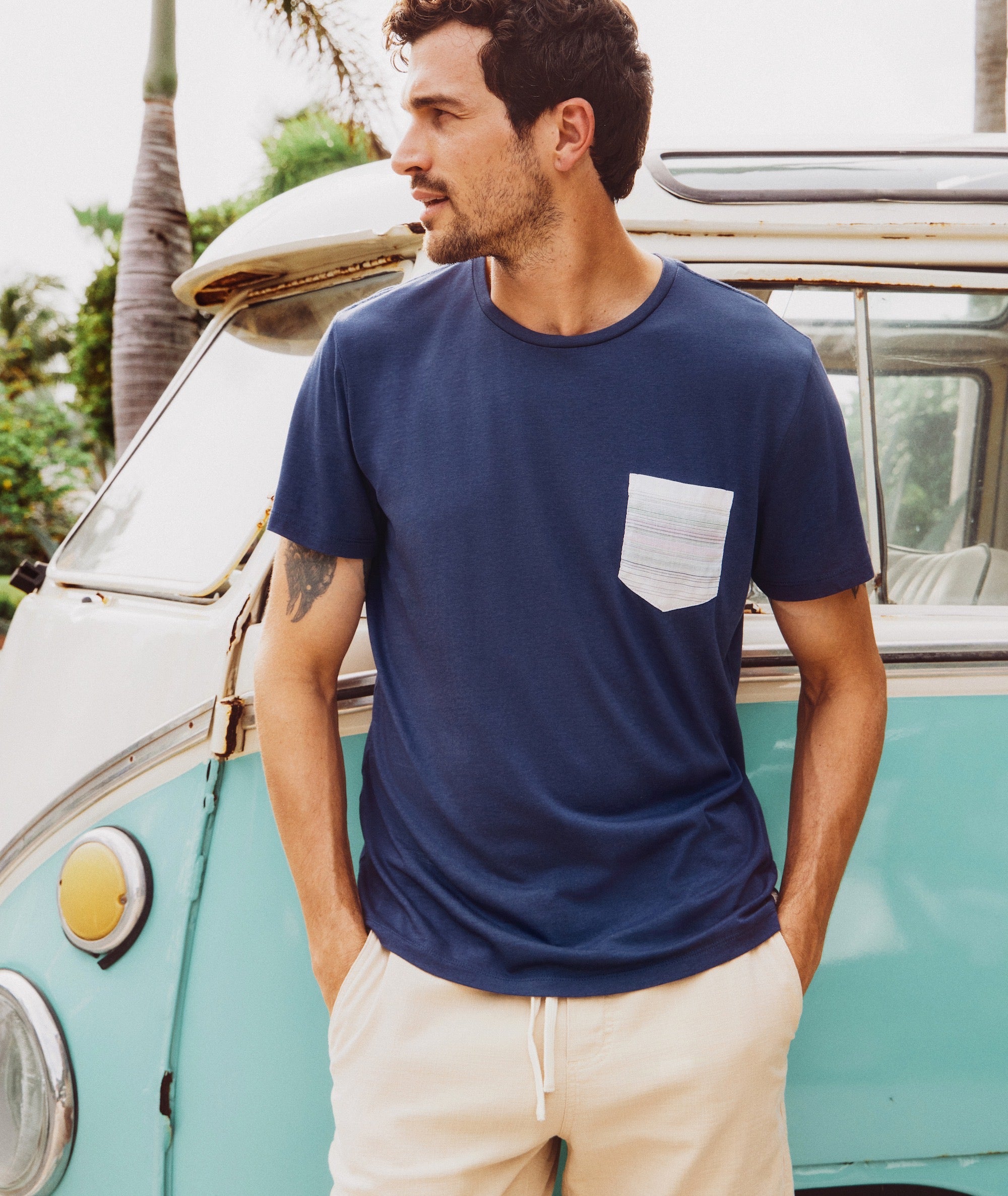Navy blue t shirt sales outfit