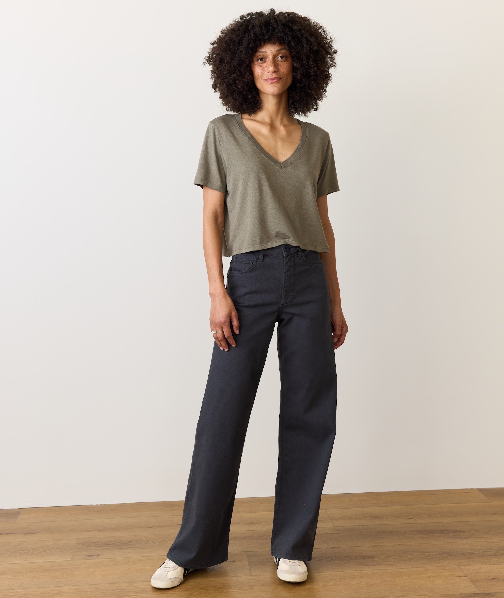 Boyfriend V-Neck Crop