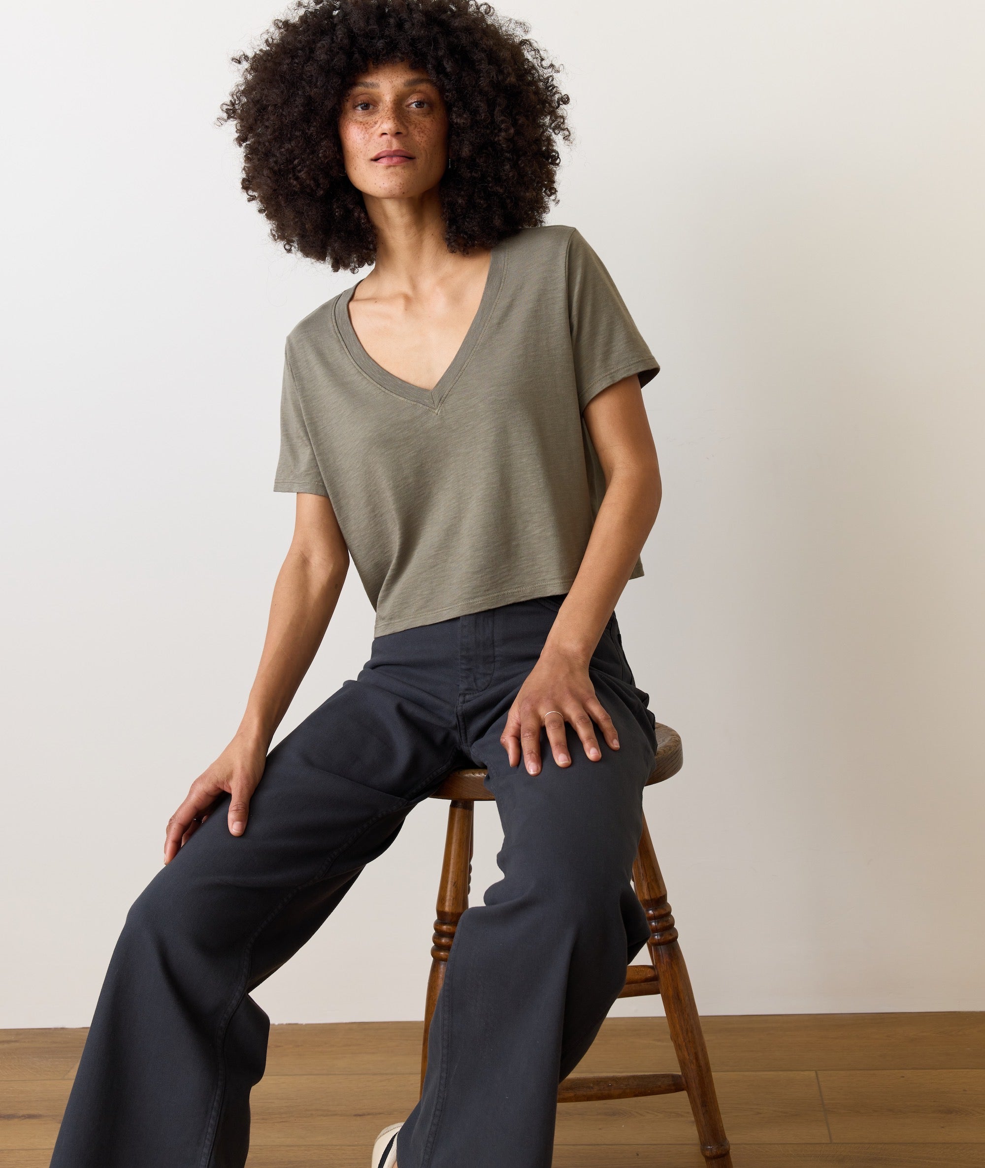 Boyfriend V-Neck Crop