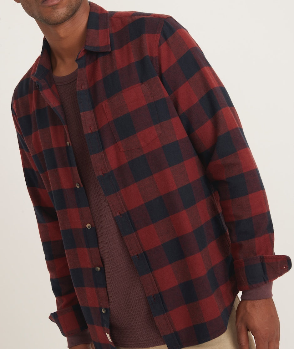 Classic Fit Long Sleeve Balboa Stretch Button Down in Navy/Red