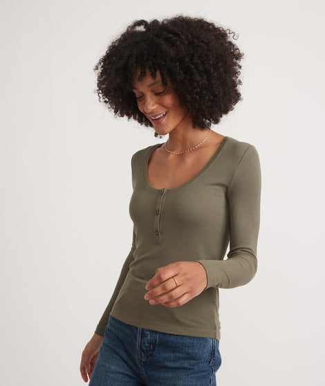 Lexi Rib Henley in Olive