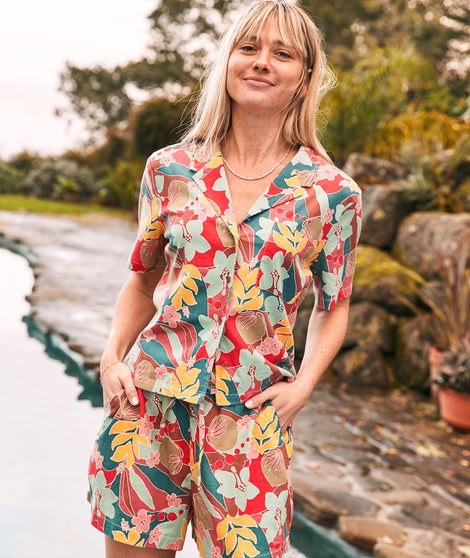Lucy Resort Shirt in Hibiscus Floral