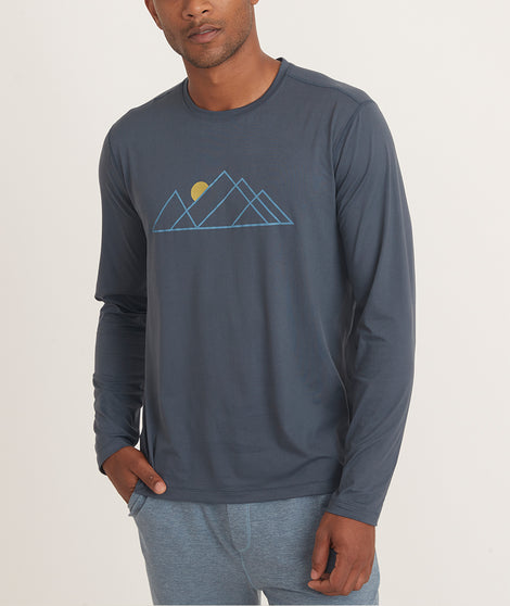 Long Sleeve Sport Crew Graphic Tee in Midnight Navy Mountain